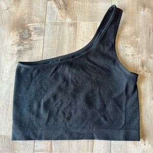 One shoulder, ribbed top